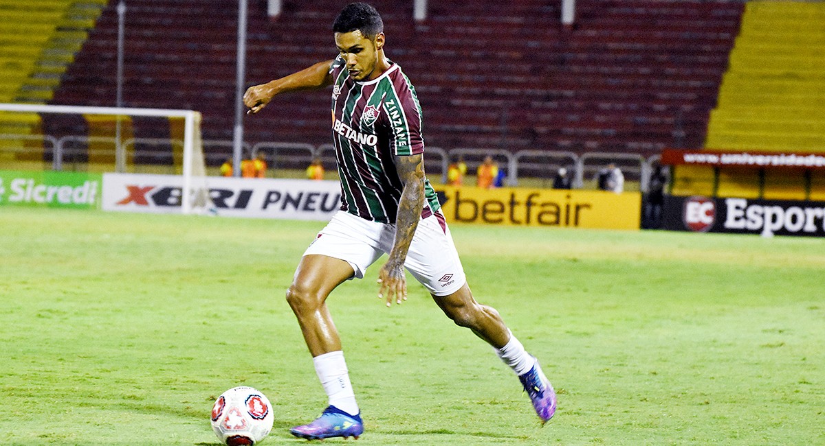 Fluminense se sobrepone al mal comienzo y vence a Madureira con gol relámpago de Arias