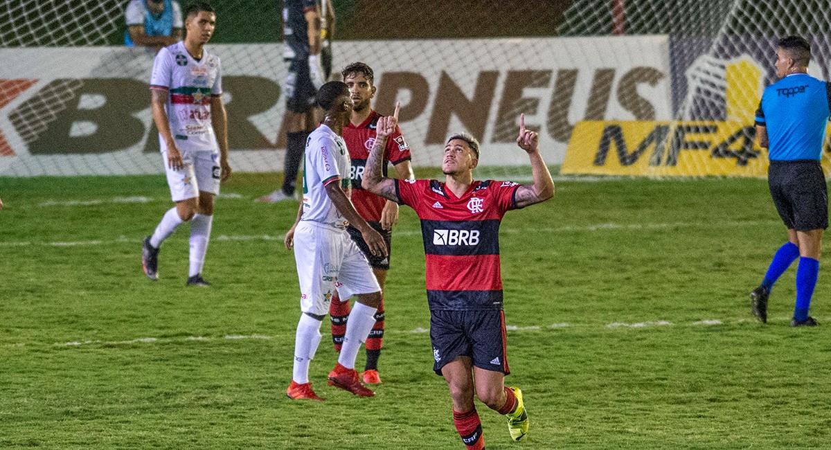 En partido de dos tiempos distintos, Portuguesa y Flamengo empatan en el Luso Brasileiro
