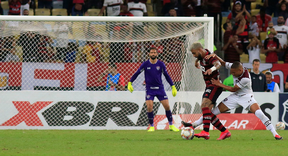 Flamengo vence e vai à final do Campeonato Carioca